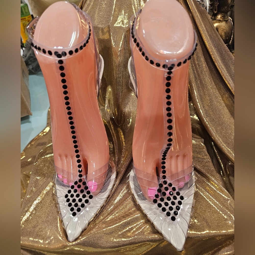 Sexy and Beautiful Heels 😍